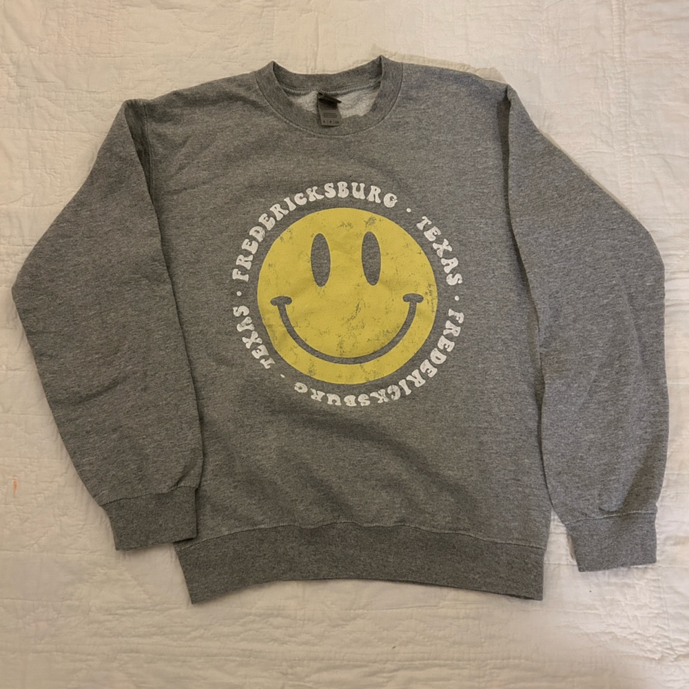 smiley crewneck!